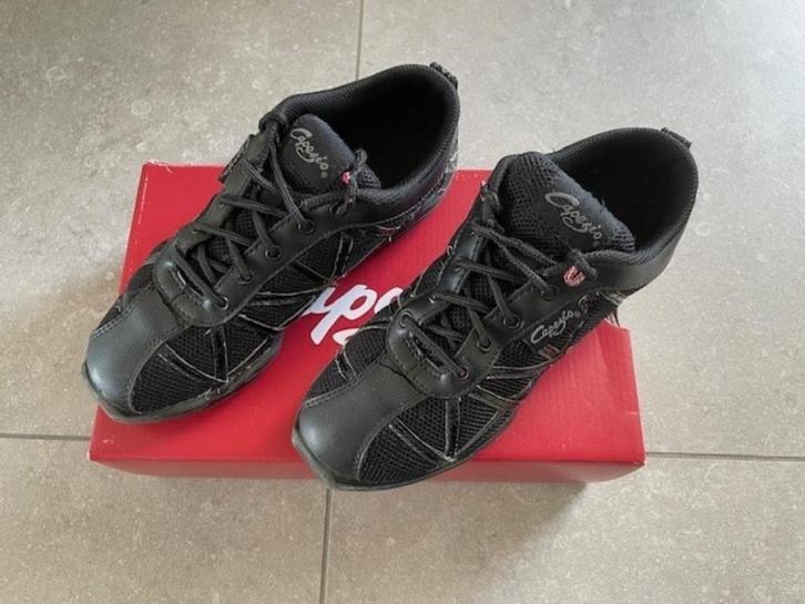 Capezio Web DS19 Dames Danssneakers met Splitzool en Veters, Sport en Fitness, Dansen, Gebruikt, Schoenen, Ophalen