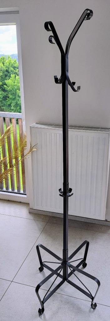 Porte-manteau sur pied en métal noir – style industriel – ex beschikbaar voor biedingen
