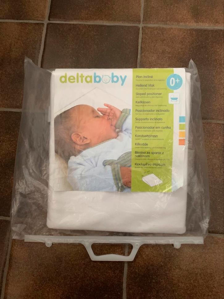 Deltababy hellend kussen smal, Kinderen en Baby's, Kinderkamer | Beddengoed, Zo goed als nieuw, Kussen, Wit, Jongetje of Meisje