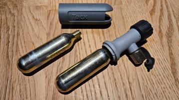 CO2-cartridge voor botslichaam + patronen - NIEUW beschikbaar voor biedingen
