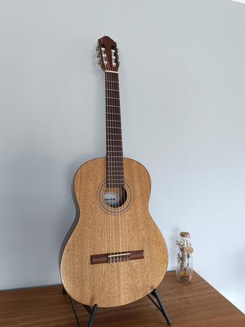 Vintage Samick klassieke gitaar beschikbaar voor biedingen