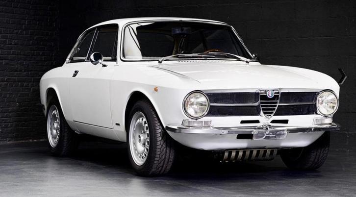 ALFA ROMEO GT 1600 JUNIOR 1973, Auto's, Alfa Romeo, Particulier, GT, Benzine, Coupé, 2 deurs, Handgeschakeld, Wit, Grijs, Leder en Stof