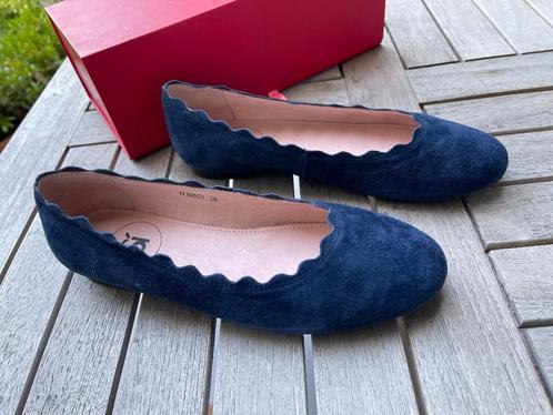 Chaussures basses femme en daim bleu foncé (SI), pointure 38, Vêtements | Femmes, Chaussures, Comme neuf, Sabots, Bleu, Enlèvement ou Envoi