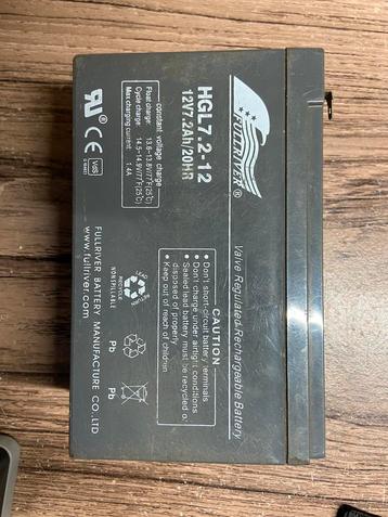 12 v batterij beschikbaar voor biedingen