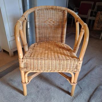 Fauteuil osier beschikbaar voor biedingen