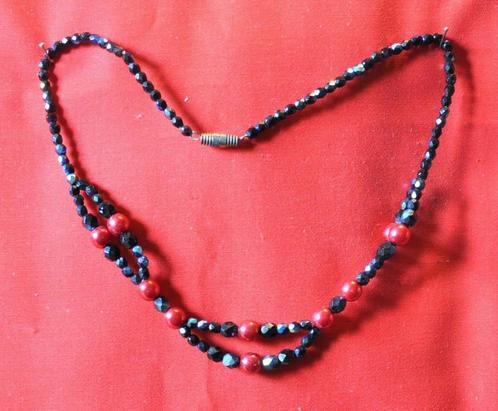 collier de fantaisie (x20054), Handtassen en Accessoires, Kettingen, Gebruikt, Kunststof, Overige kleuren, Ophalen of Verzenden