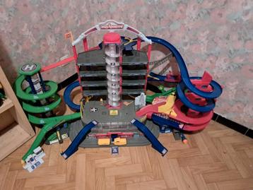 Auto garage/baan, Enfants & Bébés, Jouets | Circuits, Enlèvement, Comme neuf