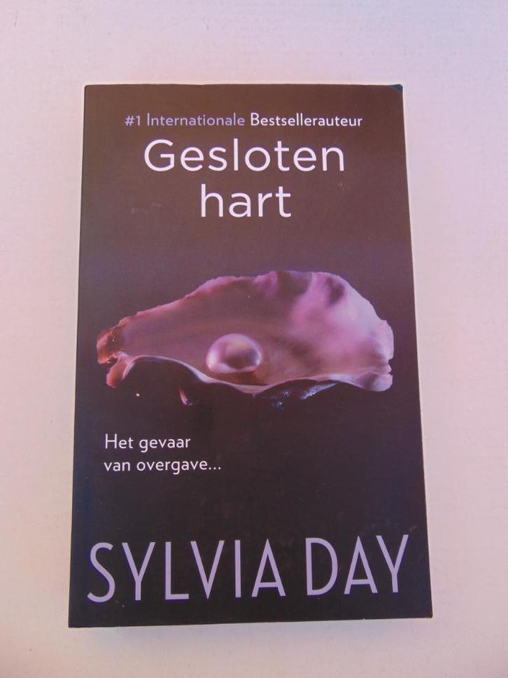 Boek: Gesloten hart- Het gevaar van overgave... - Sylvia Day, Boeken, Romans, Gelezen, Ophalen of Verzenden