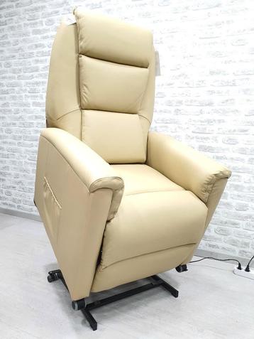 NOUVEAU FAUTEUIL INCLINABLE ÉLECTRIQUE AVEC 2 MOIS. + FONCTI