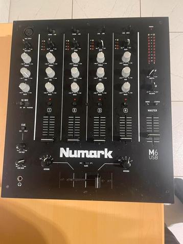 Numark m6 usb amper gebruikt, Musique & Instruments, Tables de mixage, Enlèvement ou Envoi, Comme neuf