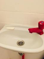 kleine witte lavabo/handenwasser met rode kraan, Wastafel, Gebruikt, Ophalen of Verzenden