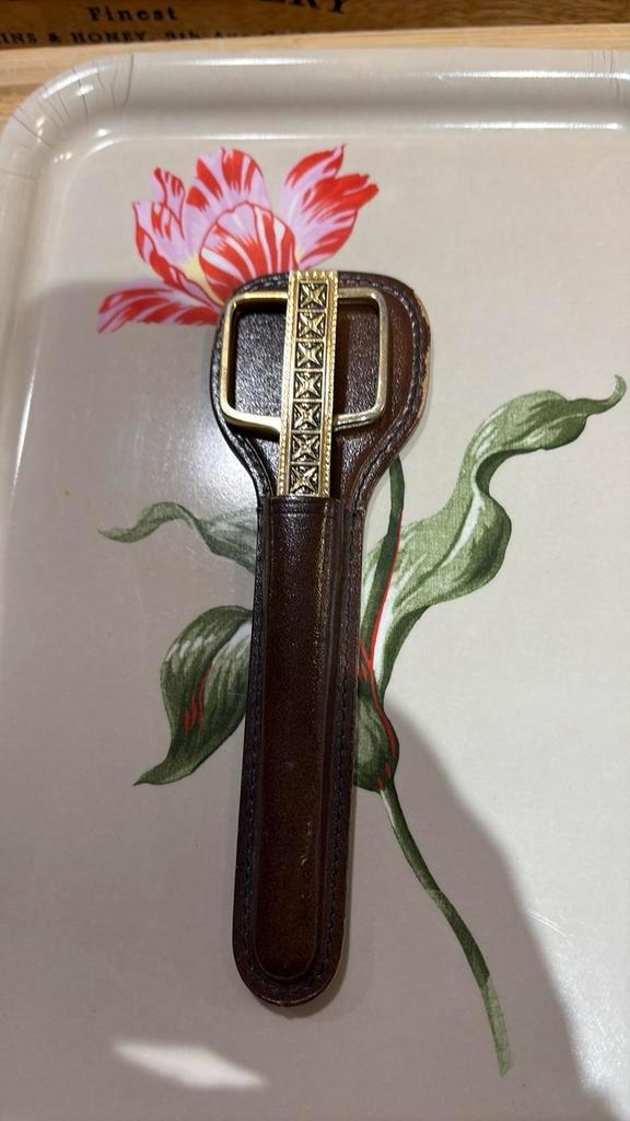 Schaar en briefopener in leren etui - Oudheid, Antiek en Kunst, Antiek | Kantoor en Zakelijk, Ophalen of Verzenden