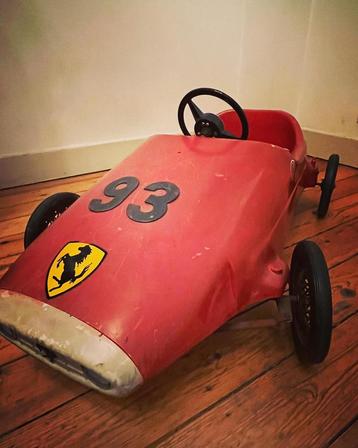 Vintage Ferrari trapwagentje