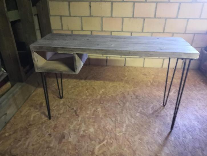 Wandbureau in perfecte staat, Huis en Inrichting, Bureaus, Zo goed als nieuw, Bureau, Ophalen