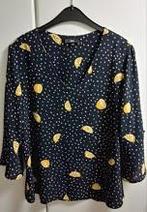 Donkerblauwe bloes met V-hals en gele print, 42, Enlèvement ou Envoi, Comme neuf