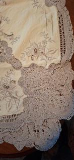 Handgeborduurd antiek tafelkleed in crème linnen, Ophalen