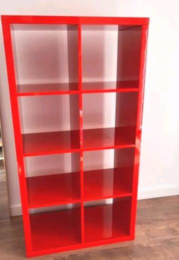 Bekijk foto's Kallax 2x4 glanzend rode IKEA boekenkast  beschikbaar voor biedingen