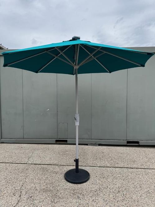 parasol 220cm rond met licht en voet Nieuw, Jardin & Terrasse, Parasols, Neuf, Parasol sur pied, 2 à 3 mètres, Inclinable, Réglable