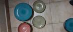 Set nieuwe borden in verschillende kleuren, Enlèvement, Comme neuf