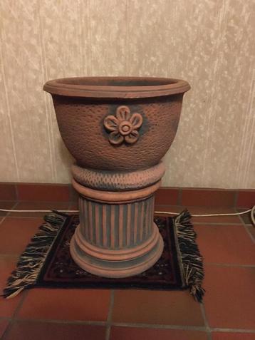 Stenen bloempot met voet, Intérieur, Rond, Enlèvement, Béton