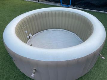 Intex jacuzzi 4 persoons, Ophalen, Gebruikt