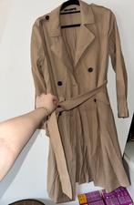 Trench beige neuve Medium, Vêtements | Femmes, Vestes | Été, Enlèvement ou Envoi, Neuf