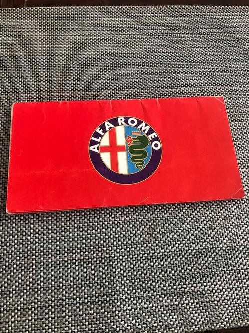 brochure dépliant gamme alfa Romeo 1983, Boeken, Auto's | Folders en Tijdschriften, Gelezen, Alfa Romeo, Ophalen