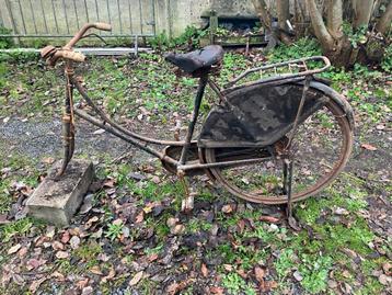 Vintage fiets voor het eeuwfeest! beschikbaar voor biedingen