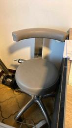 Tabouret voor podoloog/voetverzorgster/kapster/..., Enlèvement, Réglable en hauteur, Utilisé, Plastique