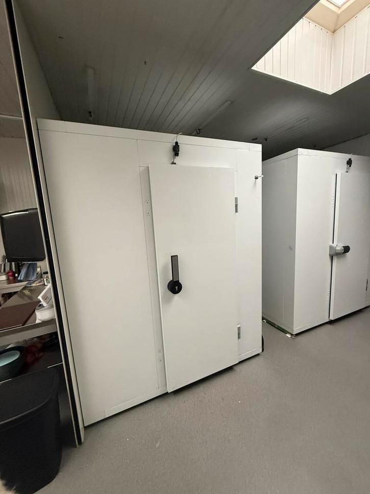 Grote koel cel, Elektronische apparatuur, Koelkasten en IJskasten, Zo goed als nieuw, Ophalen