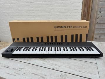 Komplete Kontrol A61  beschikbaar voor biedingen