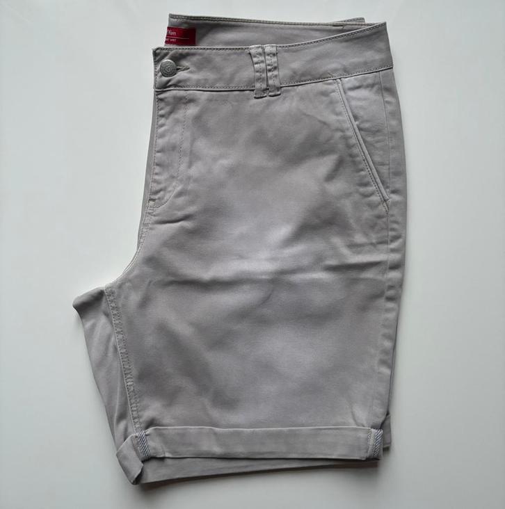 Beige short van S.Oliver, Kleding | Dames, Broeken en Pantalons, Nieuw, Maat 42/44 (L), Beige, Kort, Ophalen of Verzenden