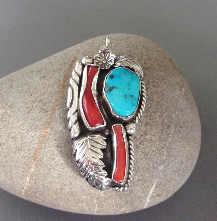 Pendentif Navajo vintage en turquoise, corail et argent 925, Bijoux, Sacs & Beauté, Pendentifs, Comme neuf, Argent, Bleu, Fleur ou Plante