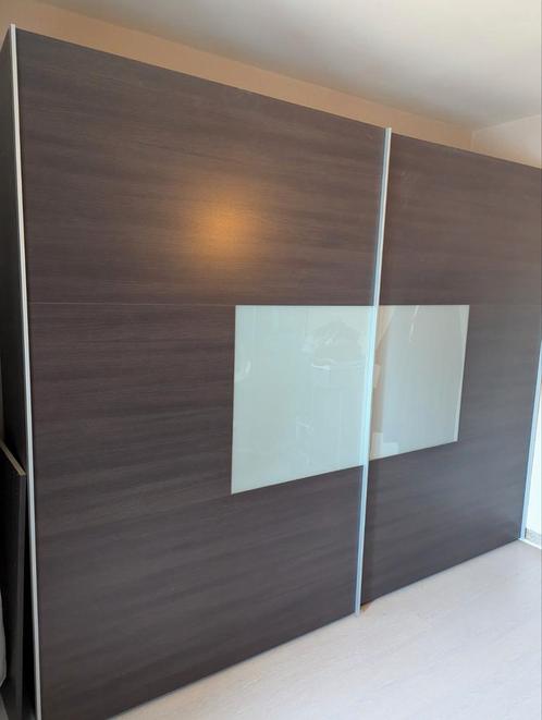 Ruime kleerkast 2m80 (B) x 2m22 (H), Huis en Inrichting, Kasten | Kleerkasten, Zo goed als nieuw, Ophalen