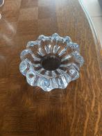 Cendrier en cristal, Enlèvement