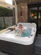 Jacuzzi 3 places efficace full option encore 2 en stock, Enlèvement, Neuf, Véranda