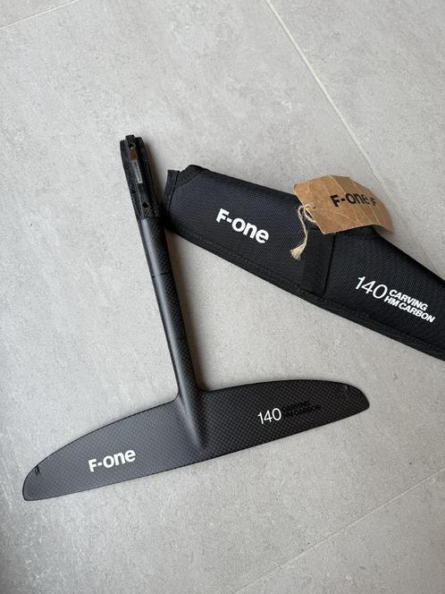 F-One Monobloc tail XS 140 Carving (Totaal Nieuw), Watersport en Boten, Wingsurfen, Nieuw, Wingsurf-hydrofoil, Ophalen