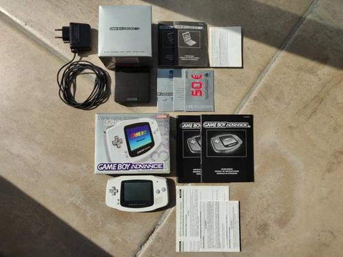 Game Boy Advance wit + Game Boy Advance SP zwarte dozen, Games en Spelcomputers, Spelcomputers | Nintendo Game Boy, Gebruikt, Game Boy Advance