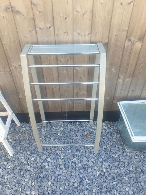 Te koop dringend wegens verhuizing !!, Huis en Inrichting, Badkamer | Badtextiel en Accessoires, Gebruikt, Handdoekenrek, Grijs