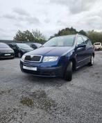 Skoda fabia break essence euro4 airco toit ouvrant., Auto's, Stof, Zwart, 4 cilinders, Blauw