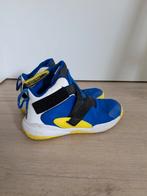 Basketschoenen Decathlon maat 36, Sport en Fitness, Basketbal, Ophalen, Gebruikt