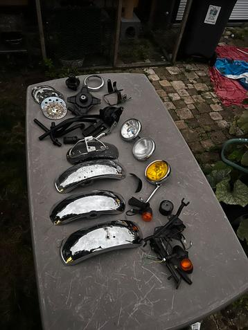 Lot onderdelen beschikbaar voor biedingen