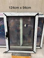 Te koop: 2 ramen, 1 deur met dubbel glas (nieuwstaat), Doe-het-zelf en Bouw, Raamkozijnen en Schuifdeuren, Ophalen, 150 tot 225 cm