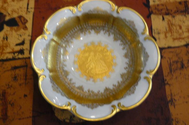Bord in porselein met gouden rand, Antiek en Kunst, Curiosa en Brocante, Ophalen