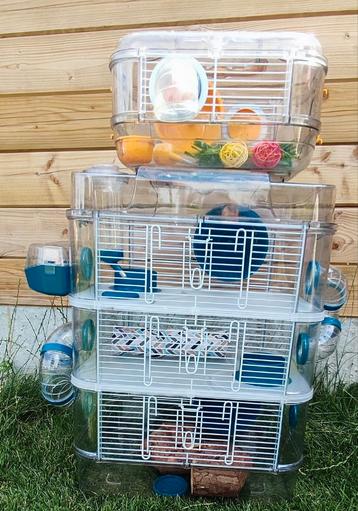Set van 2 hamsterkooien: een grote en een kleine, nieuw beschikbaar voor biedingen