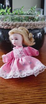 vintage poppetje met porseleinen hoofd, Antiek en Kunst, Verzenden