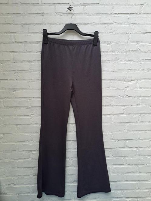 stijlvolle broek met fijne ribbel, Kleding | Dames, Broeken en Pantalons, Gedragen, Maat 38/40 (M), Grijs, Lang, Ophalen of Verzenden