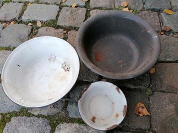 3 schalen potten emaille  beschikbaar voor biedingen