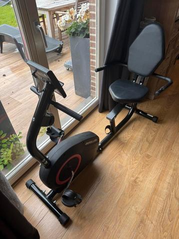 Vélo d’appartement semi-allongé – excellent état beschikbaar voor biedingen