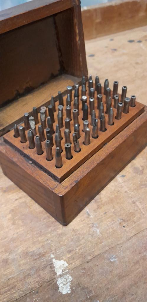 Horlogemakers gereedschap stakingset steekset, Antiek en Kunst, Antiek | Klokken, Ophalen of Verzenden